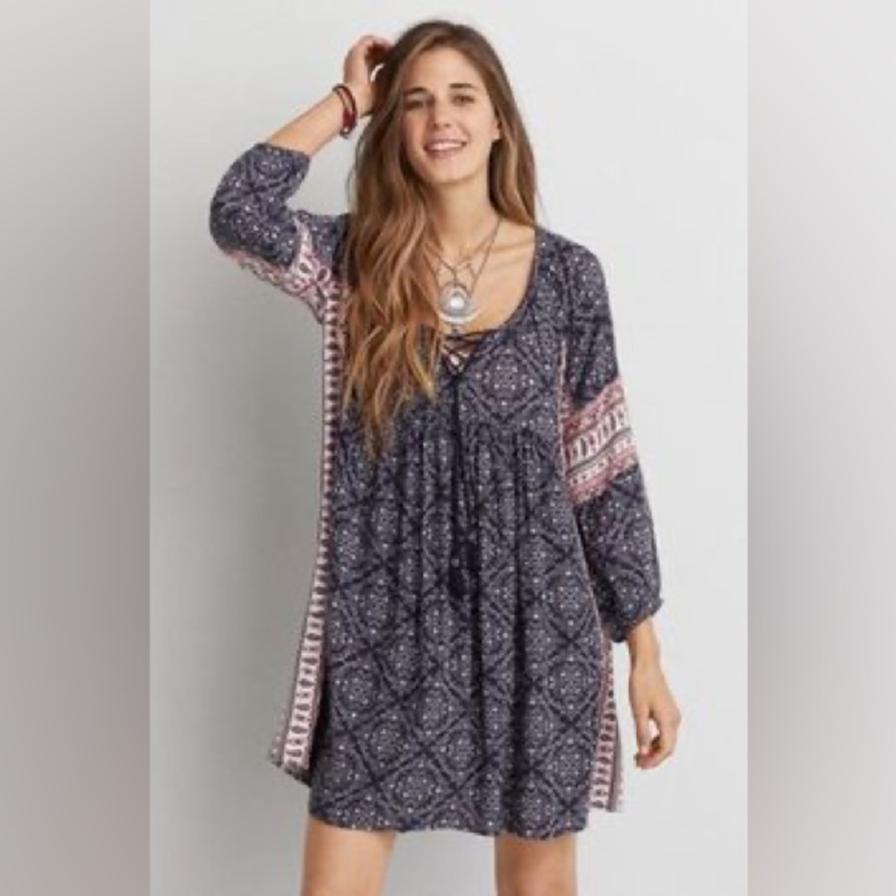 American Eagle Outfitters Floral Patterned Top